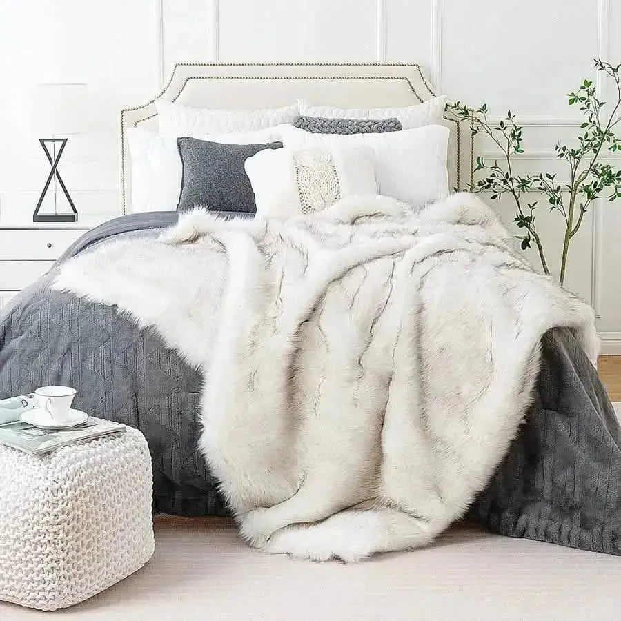 Elegant winter throw blanket for bed

