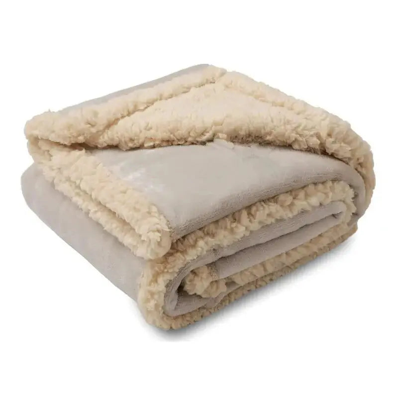 Thick romantic winter throw for two