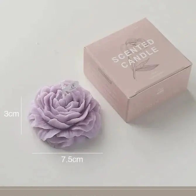 Peony-scented candle designed as a heartfelt gift for mums, wives, or daughters.

