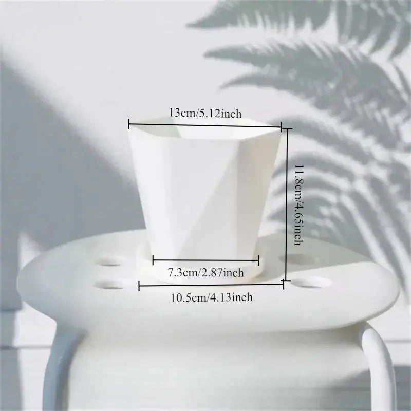 Elegant plant holder ideal for small spaces

