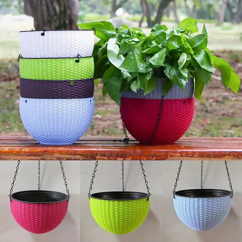 Hanging round garden planter for indoor or outdoor use

