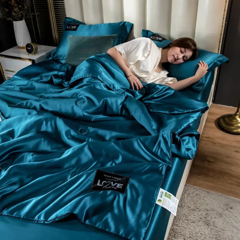 Queen size mulberry silk summer comforter


