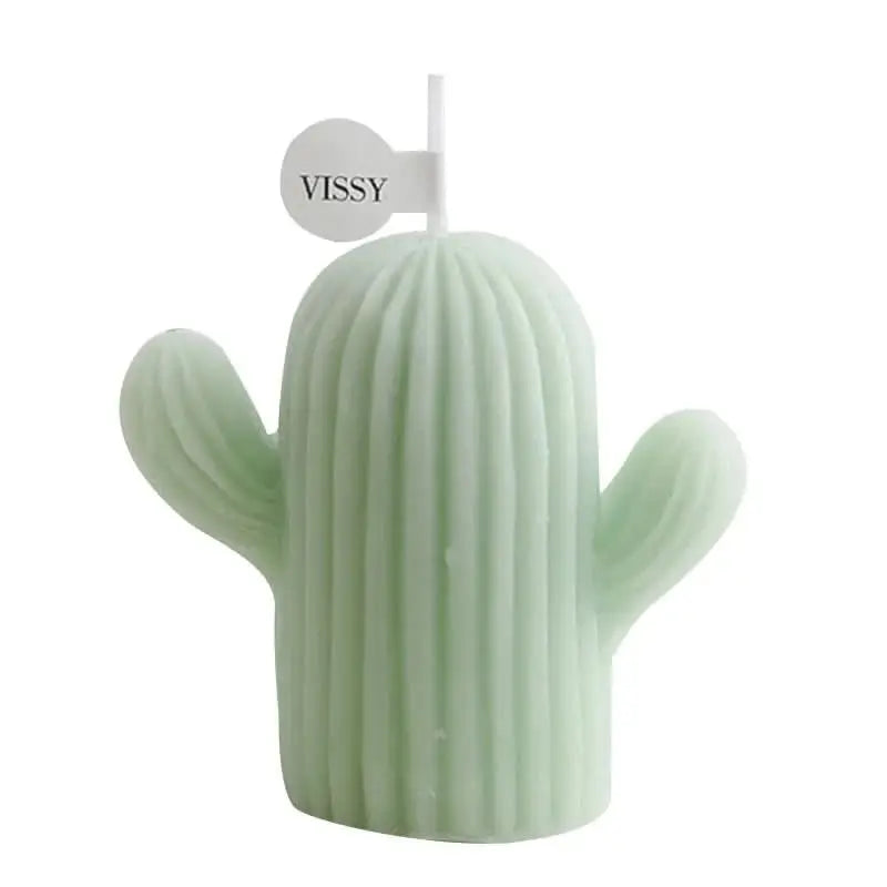 Small cactus-shaped scented candle to brighten up compact spaces with charm.
