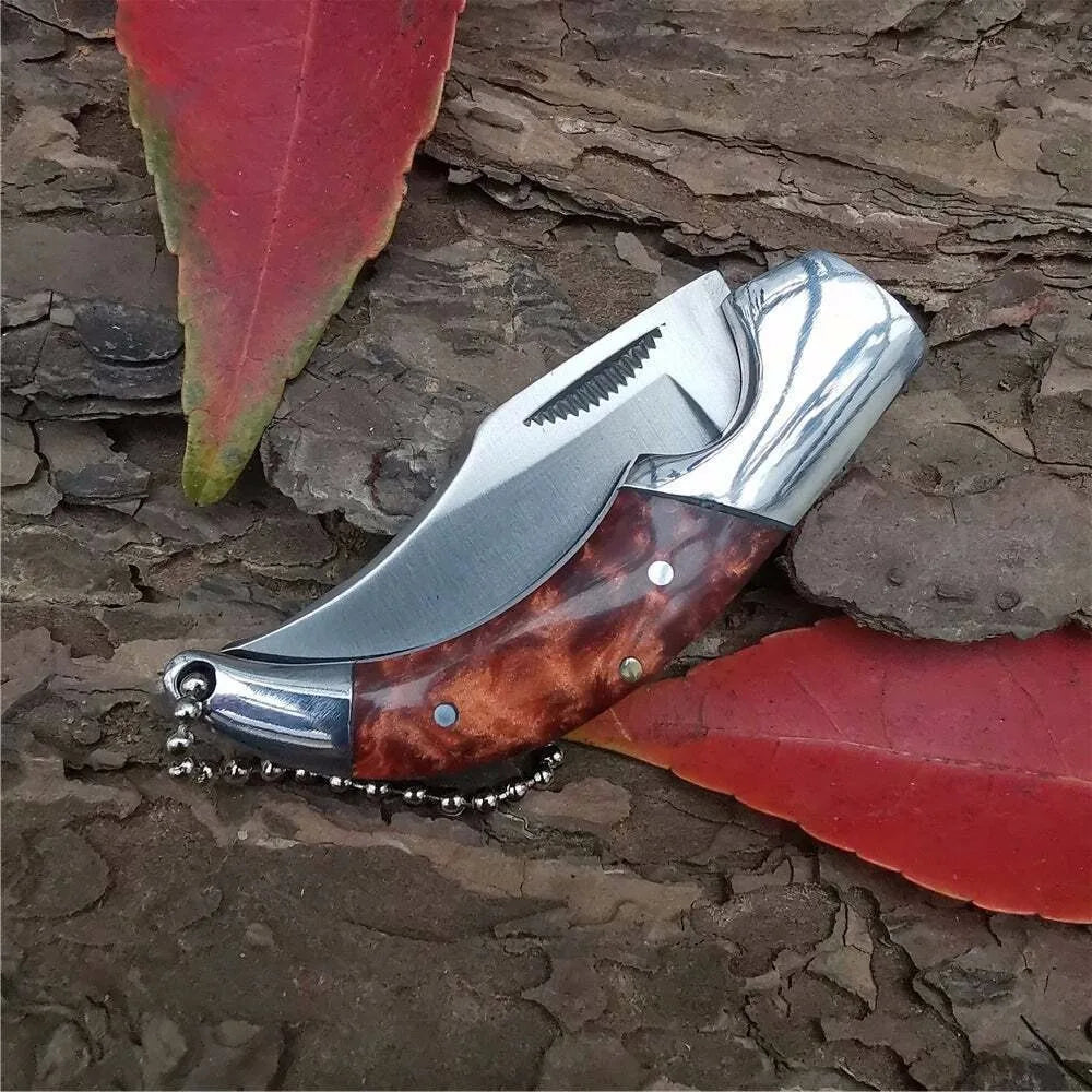 Vintage-style knife with ergonomic wooden handle and steel finish