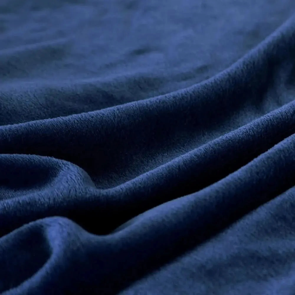 230GSM lightweight and fluffy throw blanket, made for pure relaxation and warmth.