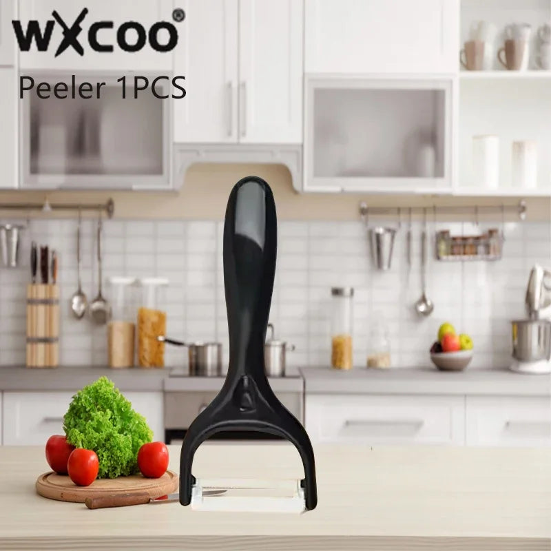 Sleek chef’s outdoor knife with black handle and sharp edge