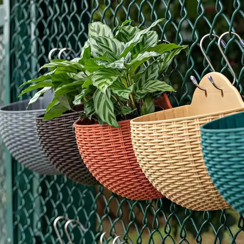 Wall-mounted plastic flowerpot for balcony décor

