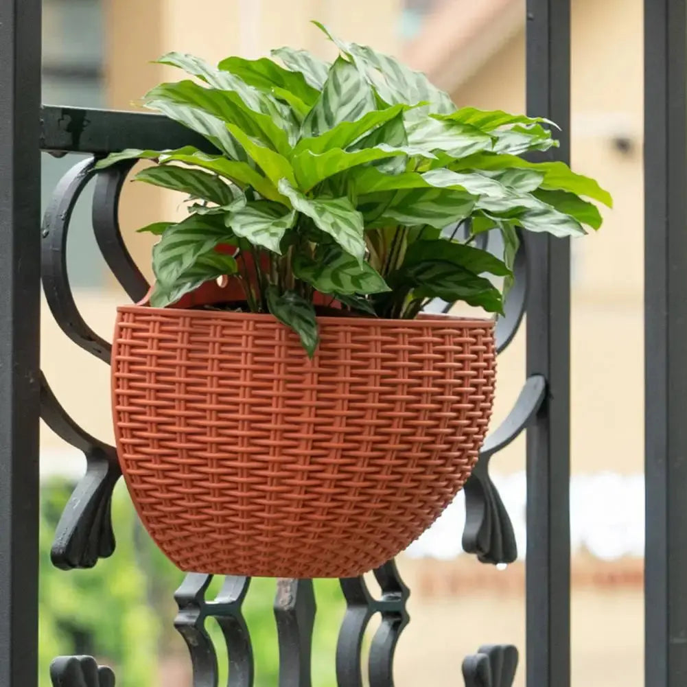 Vertical garden pot ideal for patios and balconies

